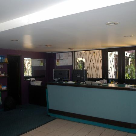 Hotel Suites Royal Tijuana Buitenkant foto