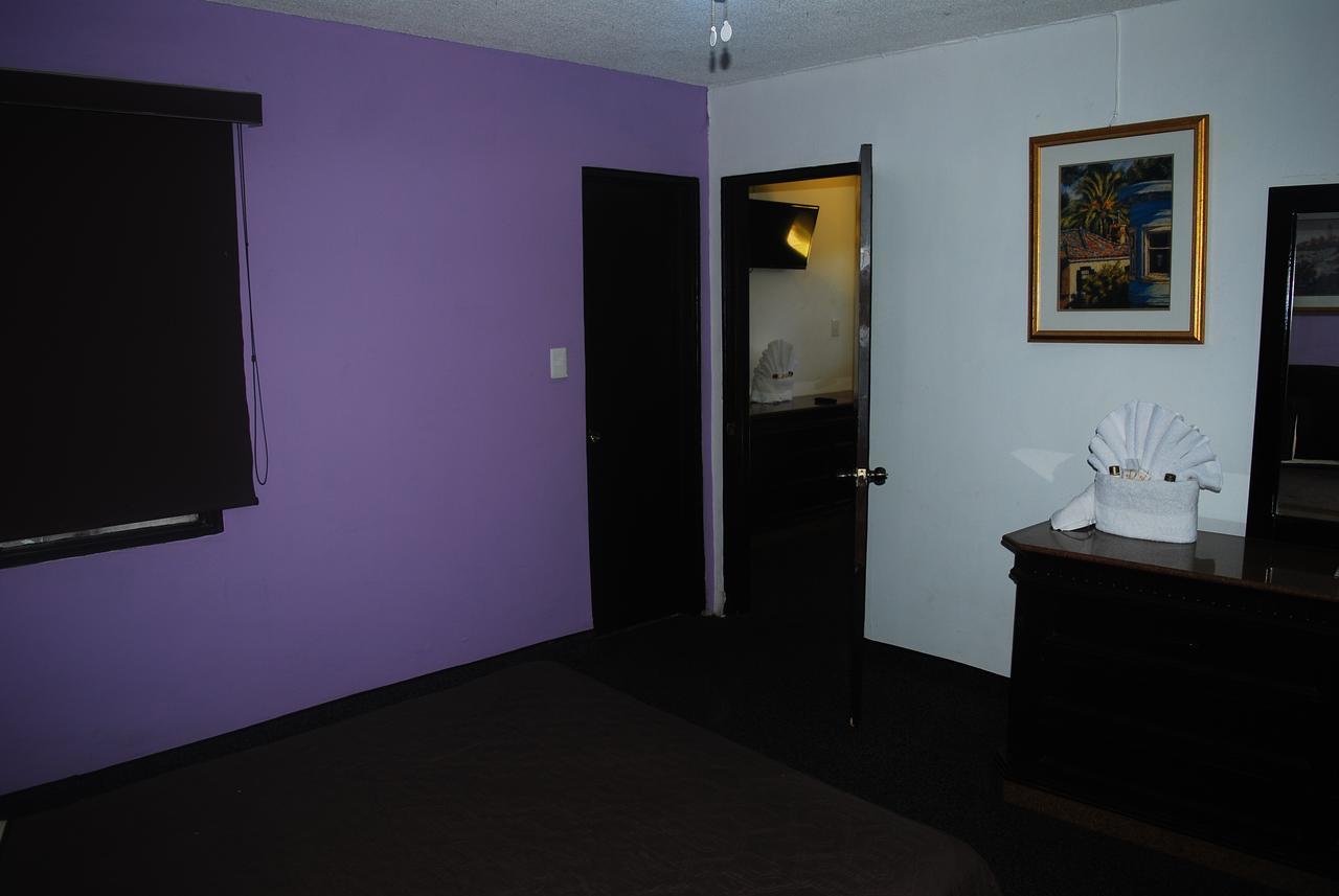 Hotel Suites Royal Tijuana Buitenkant foto
