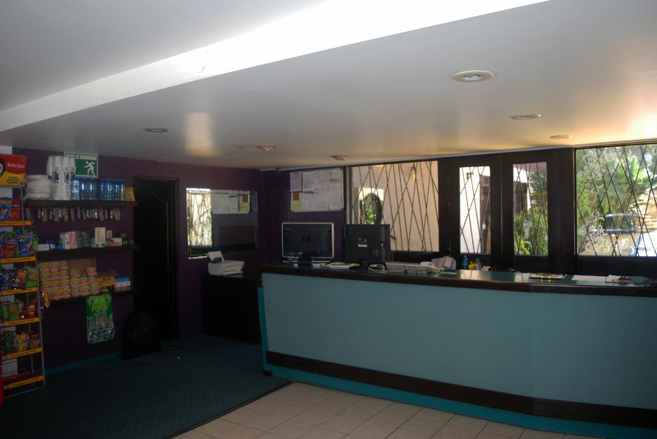 Hotel Suites Royal Tijuana Buitenkant foto